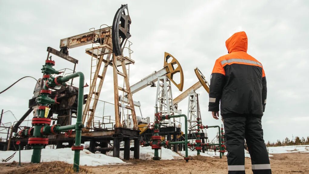 Нефтяный
