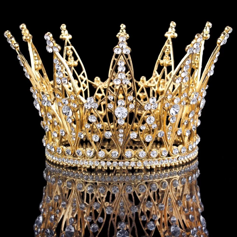 Золотая корона купить. Корона короля Дании Кристиана IV. 1595. Королевская корона тиара 2020. Королевская корона Геншин. Императорская диадема Византии.