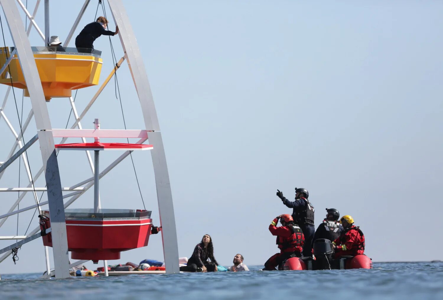 911 служба спасения цунами. 911 служба спасения сериал 5 сезон. 911 служба спасения сериал серия про цунами. 911 служба спасения сериал серия про цунами. Сериал служба спасения 9 1 1.