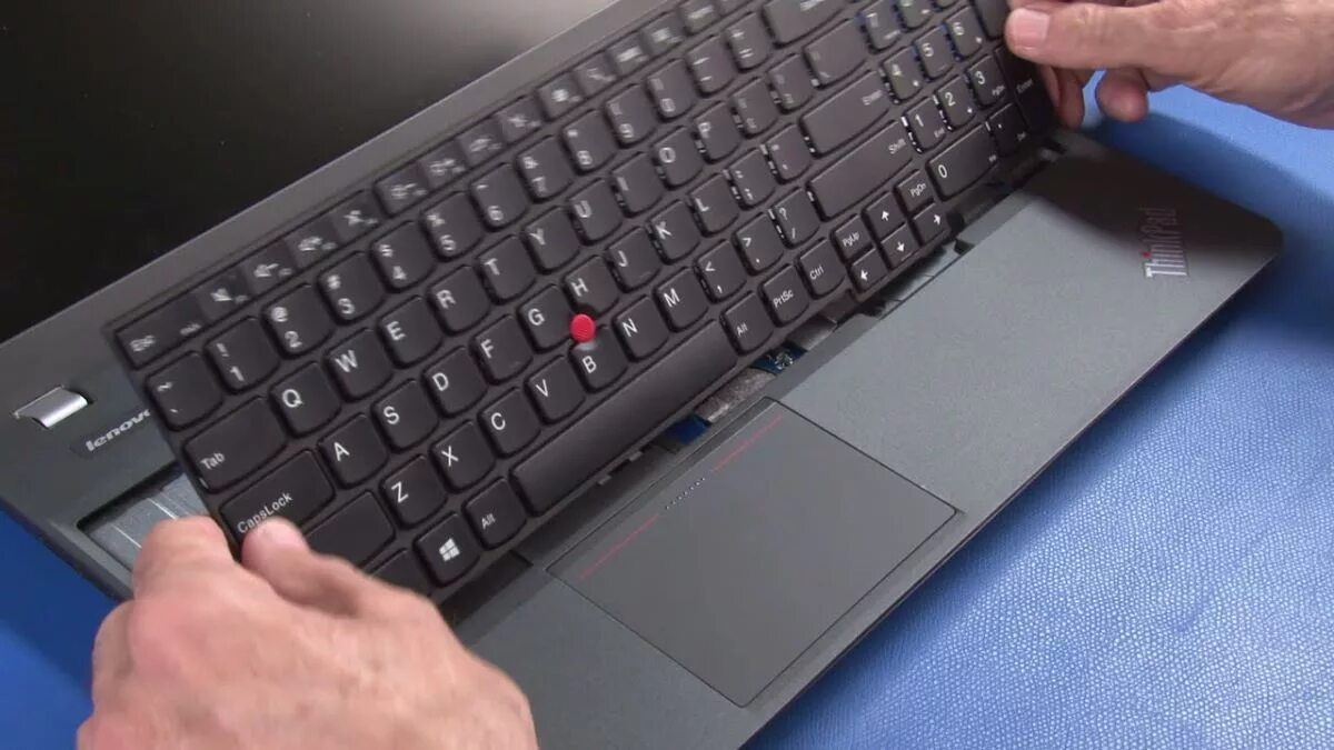 Как сменить клавиатуру на ноутбуке. Lenovo THINKPAD Keyboard. Lenovo THINKPAD e555. Lenovo THINKPAD e550. Клавиатура ноутбука леново Синкпад.