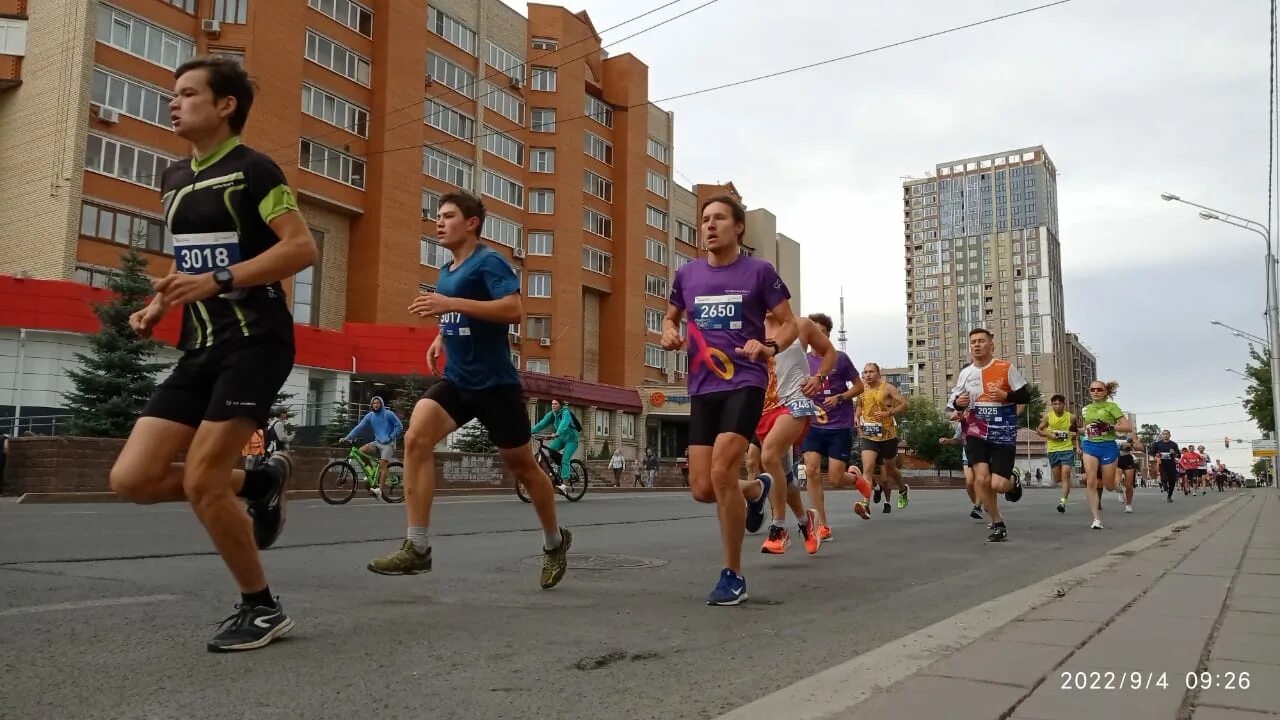 Большой забег. Забег уфа 2023. Уфимский марафон 2018. Уфимский международный марафон 2022. Уфа марафон 2024 бег.