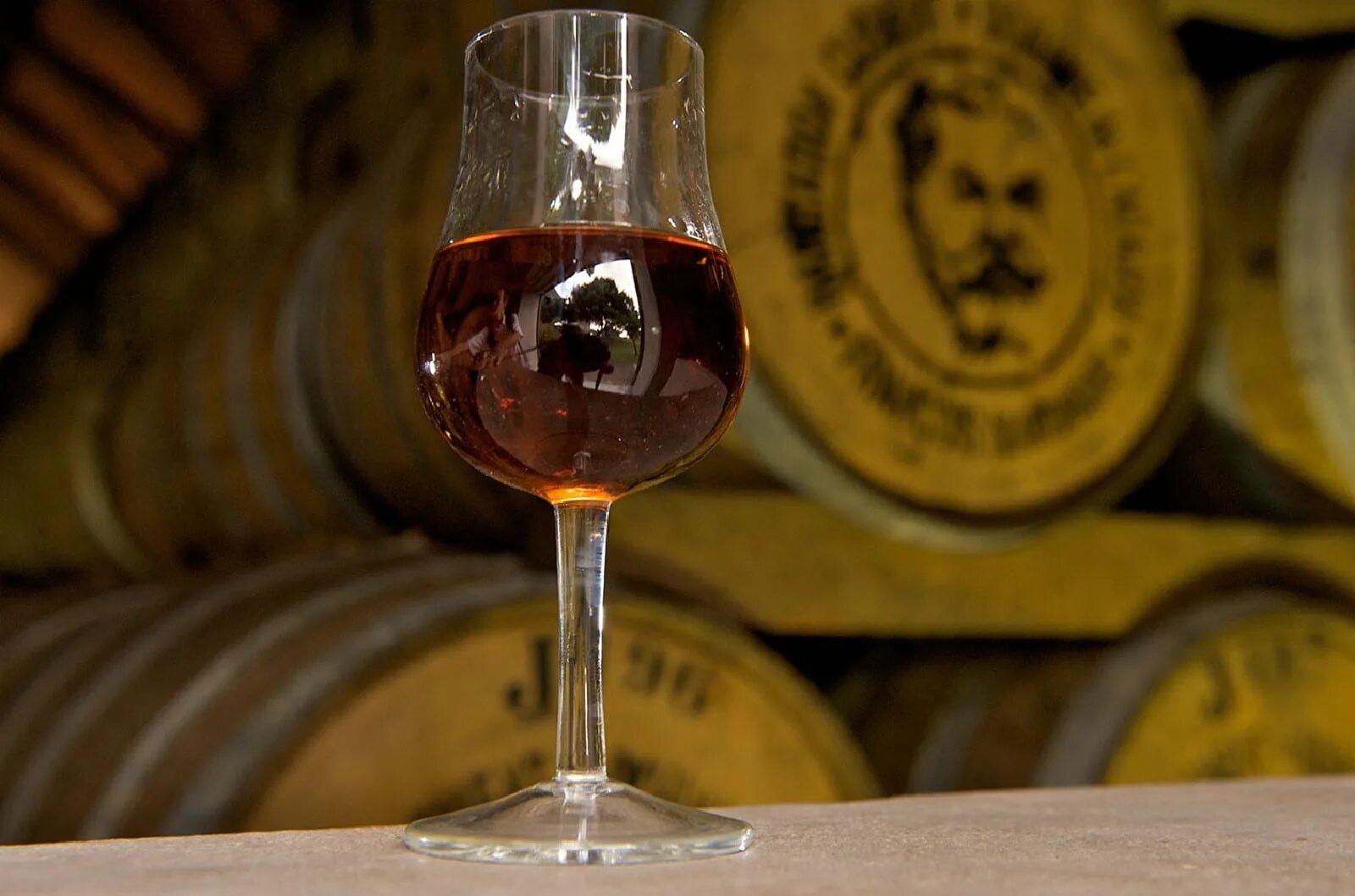 Ром пьют чистым. Ром питье\. Ром для кулинарии. Ром пьют чистым. Ром пьют чистым.