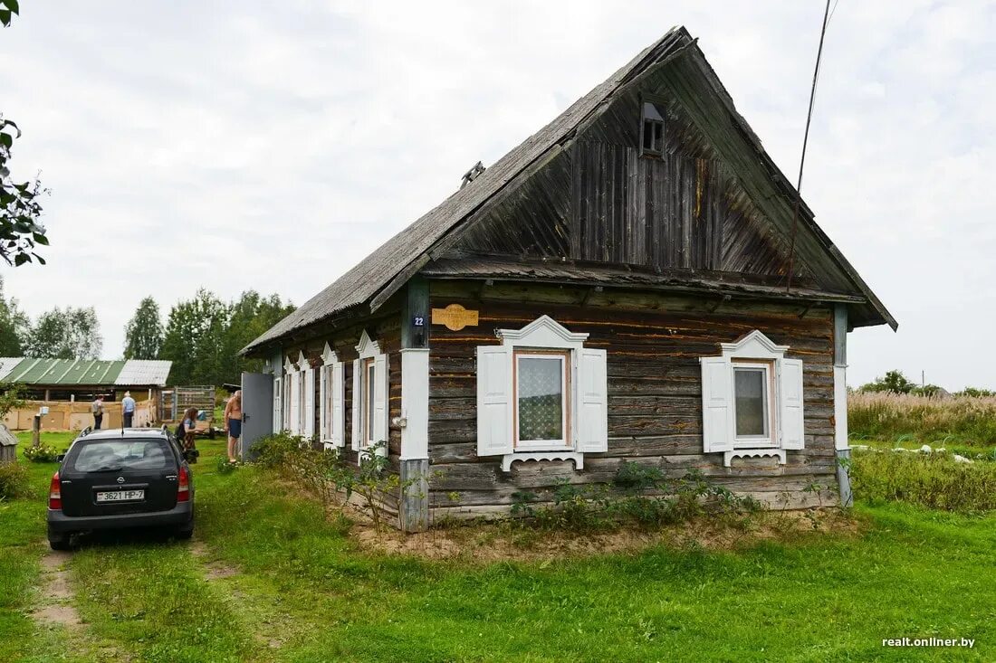 Дом в деревне. Частный дом в деревне. Добротный деревенский дом. Беларусь деревня.