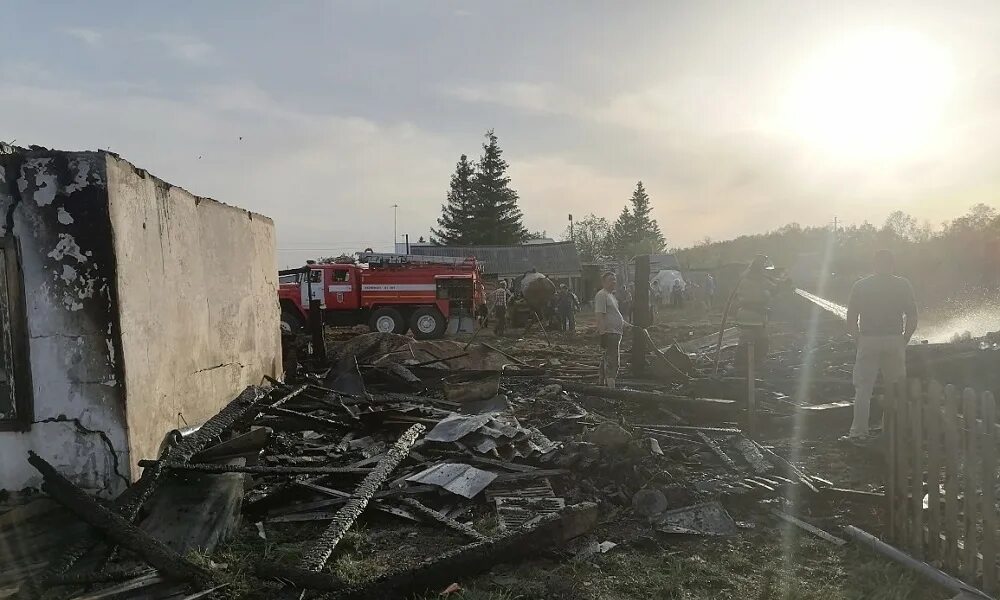 Пожар в омске. Чп омск пожар вчерав поселке омском. Пожар в омске 30 мая. Омск горит. Пожар в омске 30 мая.