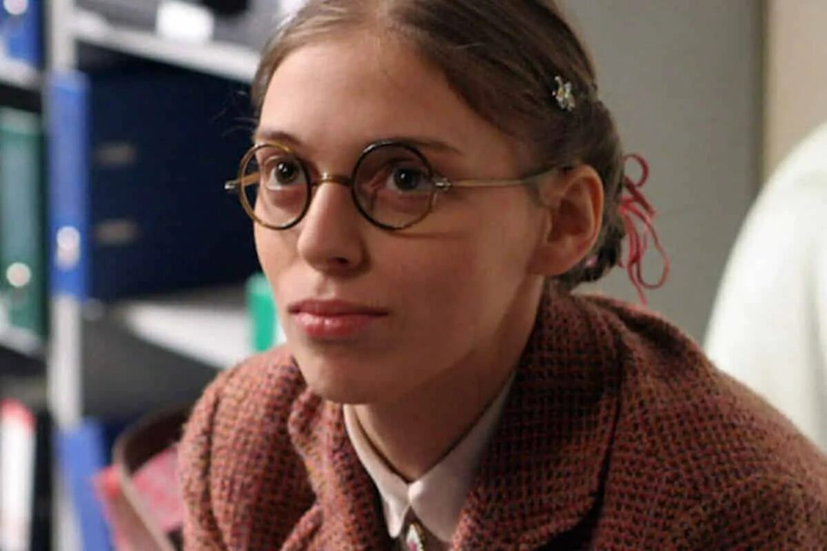 Нелли уварова катя пушкарева. Нелли уварова в сериале не родись красивой. Нелли уварова не родись красивой брекеты. Про катю пушкареву. Нелли уварова не родись красивой.