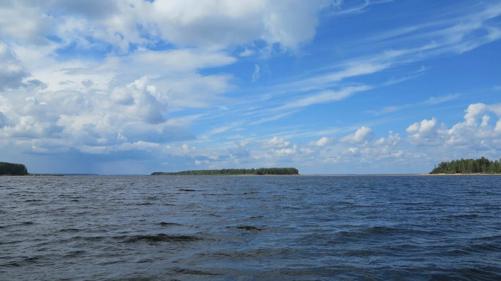 Рыбинские острова водохранилище