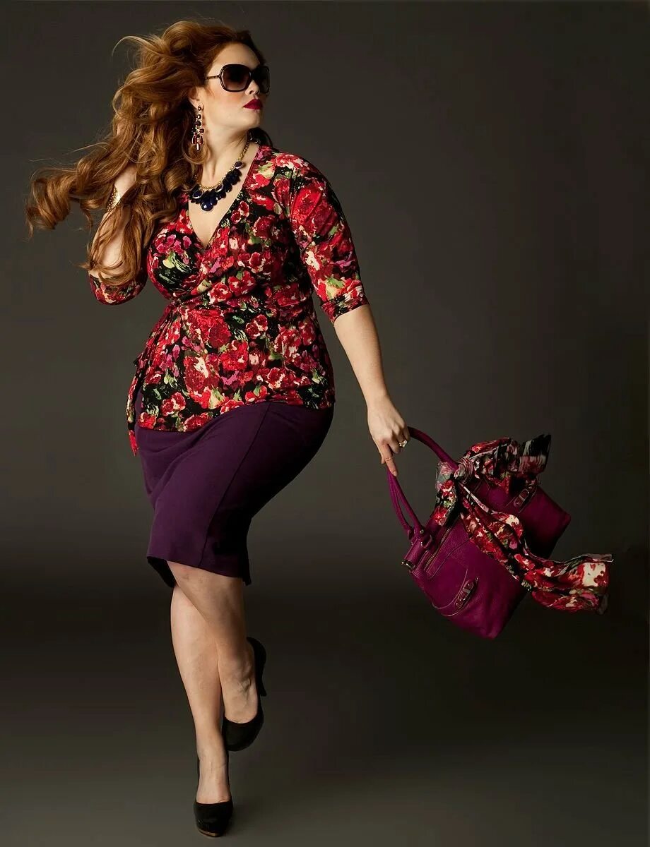 Гостиная в замке. Королевский ампир. Цветы в дворцовых интерьере. Спальня крис дженнер. Плюс сайз модель тэс холидэй.