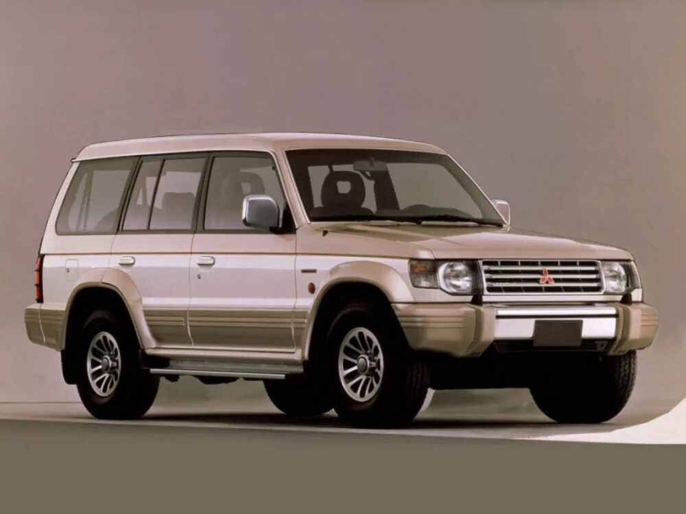 Mitsubishi pajero 2 1991. Mitsubishi pajero 2. Nissan mistral 20. Lexus lx450 1996. Toyota land cruiser прадо 70.
