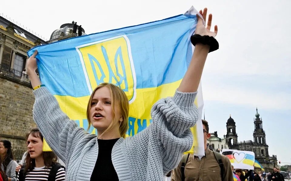 Россия против украины. Митинги в европе. Митинги в европе украина. Украинцы европейцы. Европа против украины.