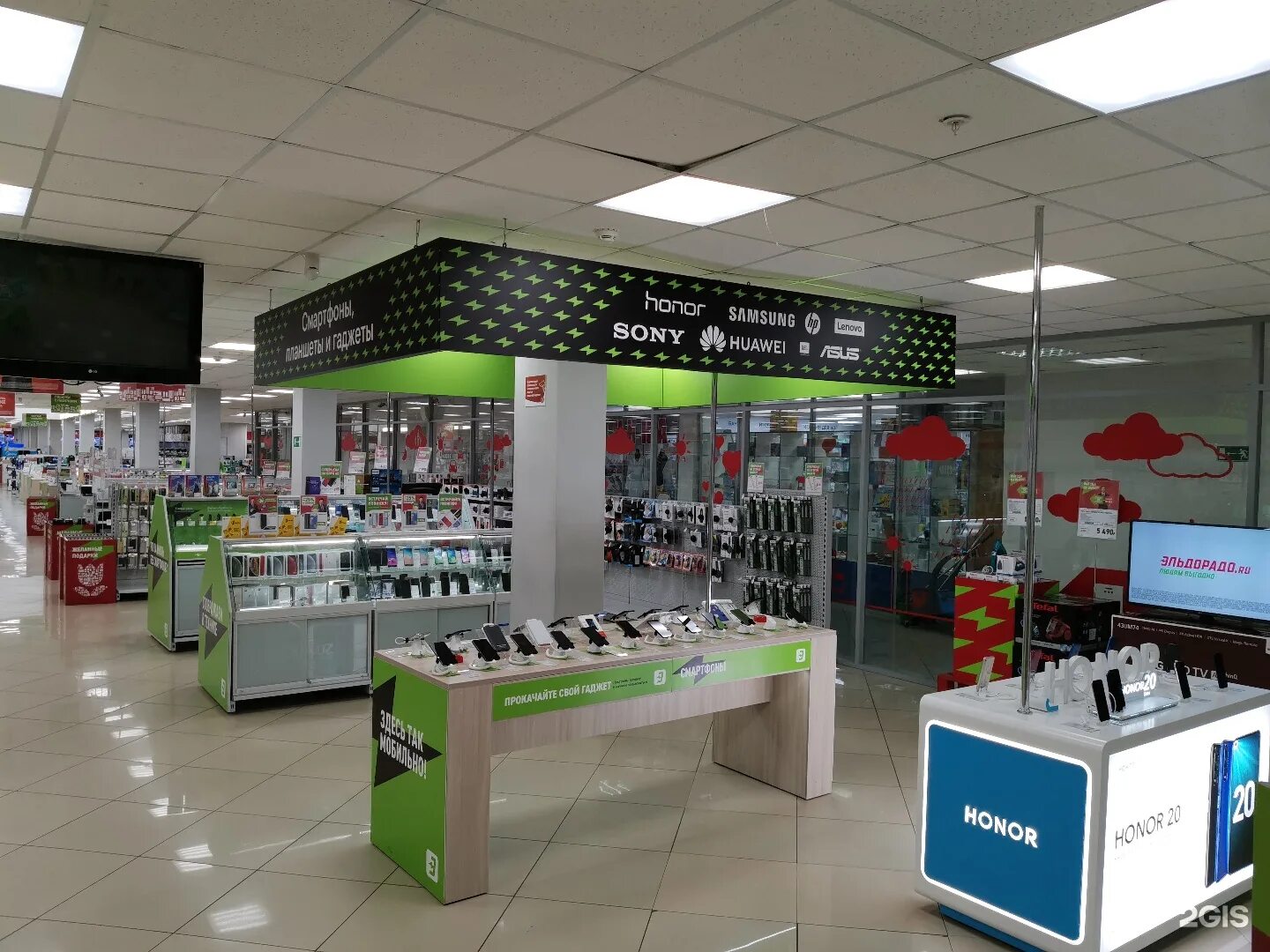 техника архангельск. магазины бытовой техники в архангельске. машина на 9 мая. военные техники. 52.