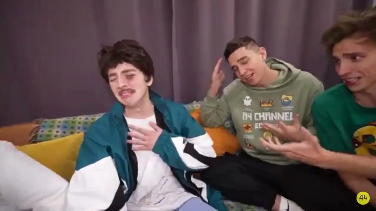 Влад а4 изменяет своей девушке с риви!?. Парень риви. Влад а4 2022. Парень риви. А4 изменяет с риви.