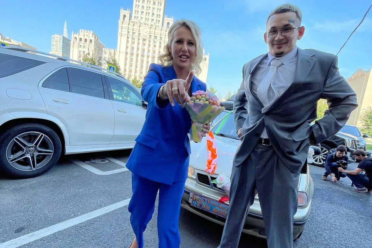 Собчак на свадьбе моргенштерна. Морген и собчак интервью. Моргенштерн и собчак. Морген и собчак интервью. Морген и собчак интервью.