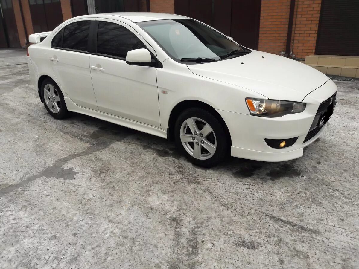 Mitsubishi белая. Митсубиши Лансер 10 белый. Mitsubishi Lancer 10 2011 белая. Mitsubishi Lancer 10 2007  белый. Mitsubishi Lancer x, 2007 белая.