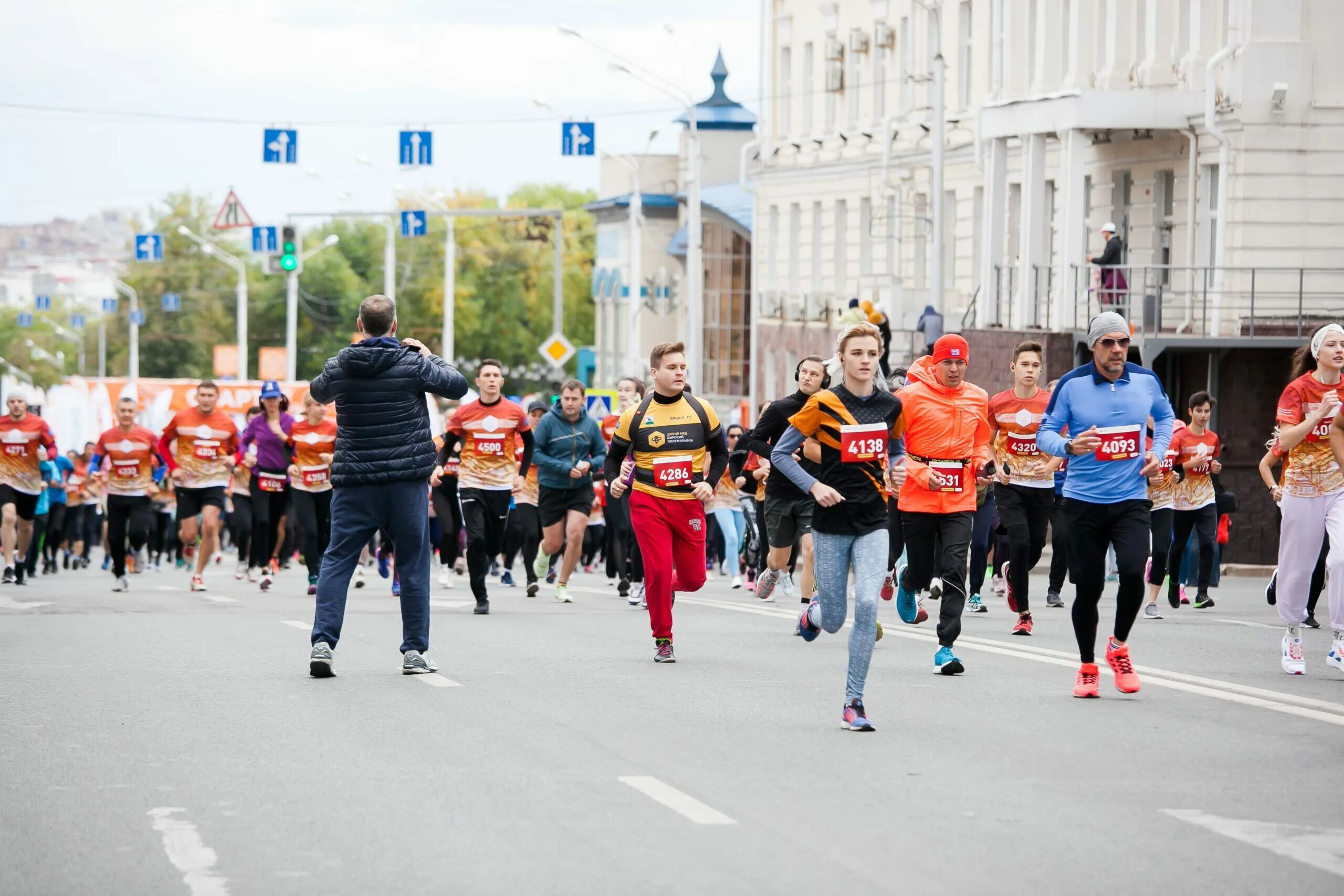 московский марафон международный мира 1990. фотограф геннадий макарычев. марафонский бег. международный марафон. международный марафон.
