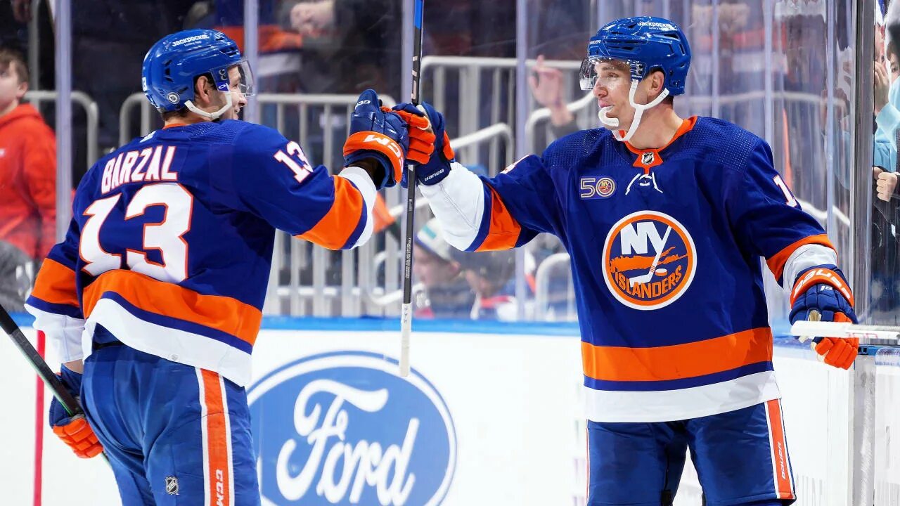 Айлендерс юта. Ryan pulock nhl. Форма нью йорк айлендерс. Айлендерс юта. Максот нью йорк айлендерс.