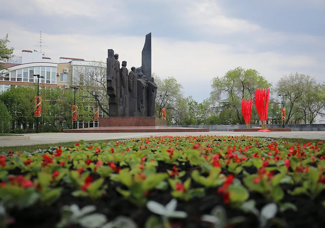 Площадь победы в россии. Парк Победы Воронеж. Площадь Победы город Воронеж. Площадь Победы Воронеж парк. Памятник на площади Победы Воронеж.