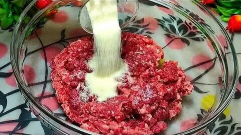 Добавляем манку в фарш