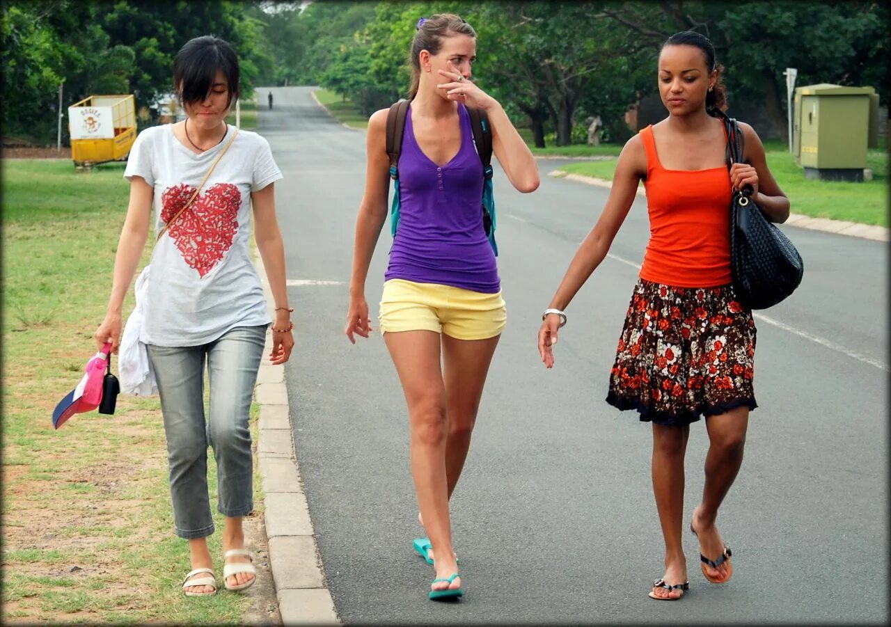 девушки бывают раз. отпетые мошенники девушки. разные женщины. девушки бывают разные тени. девушки бывают разные фильм.