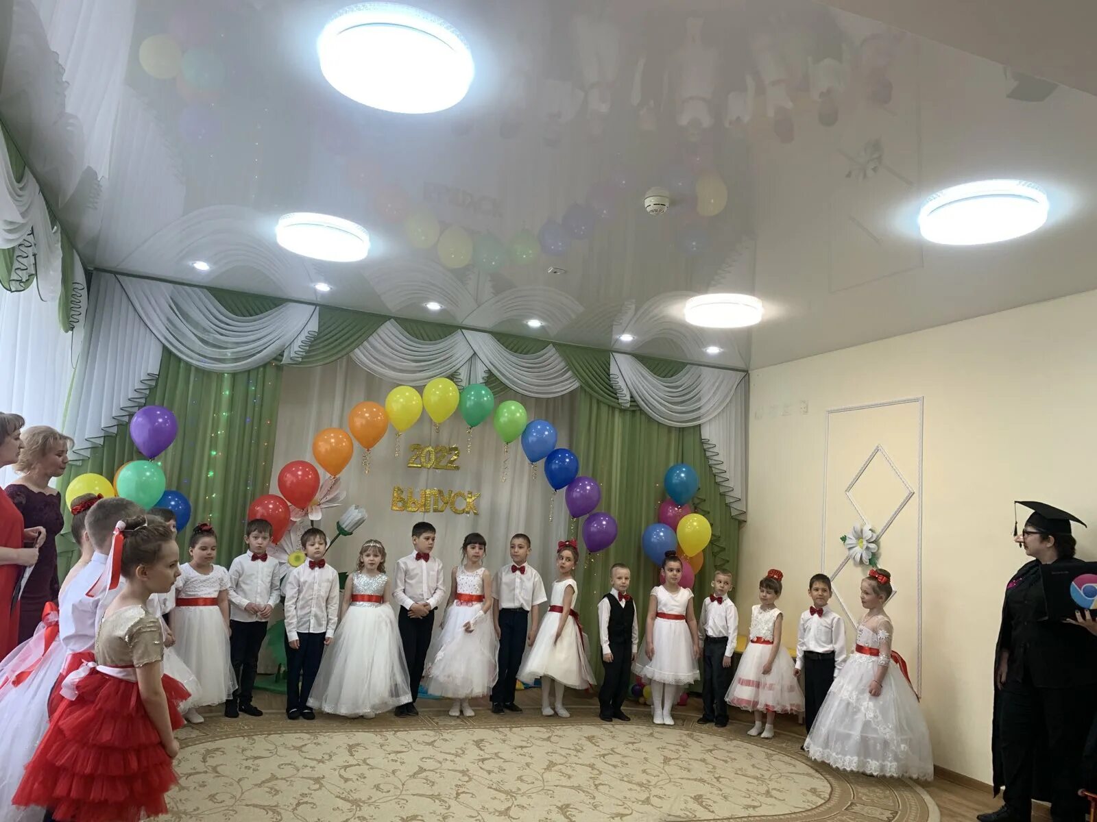 Выпускной в саду. Выпускной бал в детском саду. Выпускной в детском саду 2022. Выпускной в детском саду. Выпускные в детских садах в 2022 году.