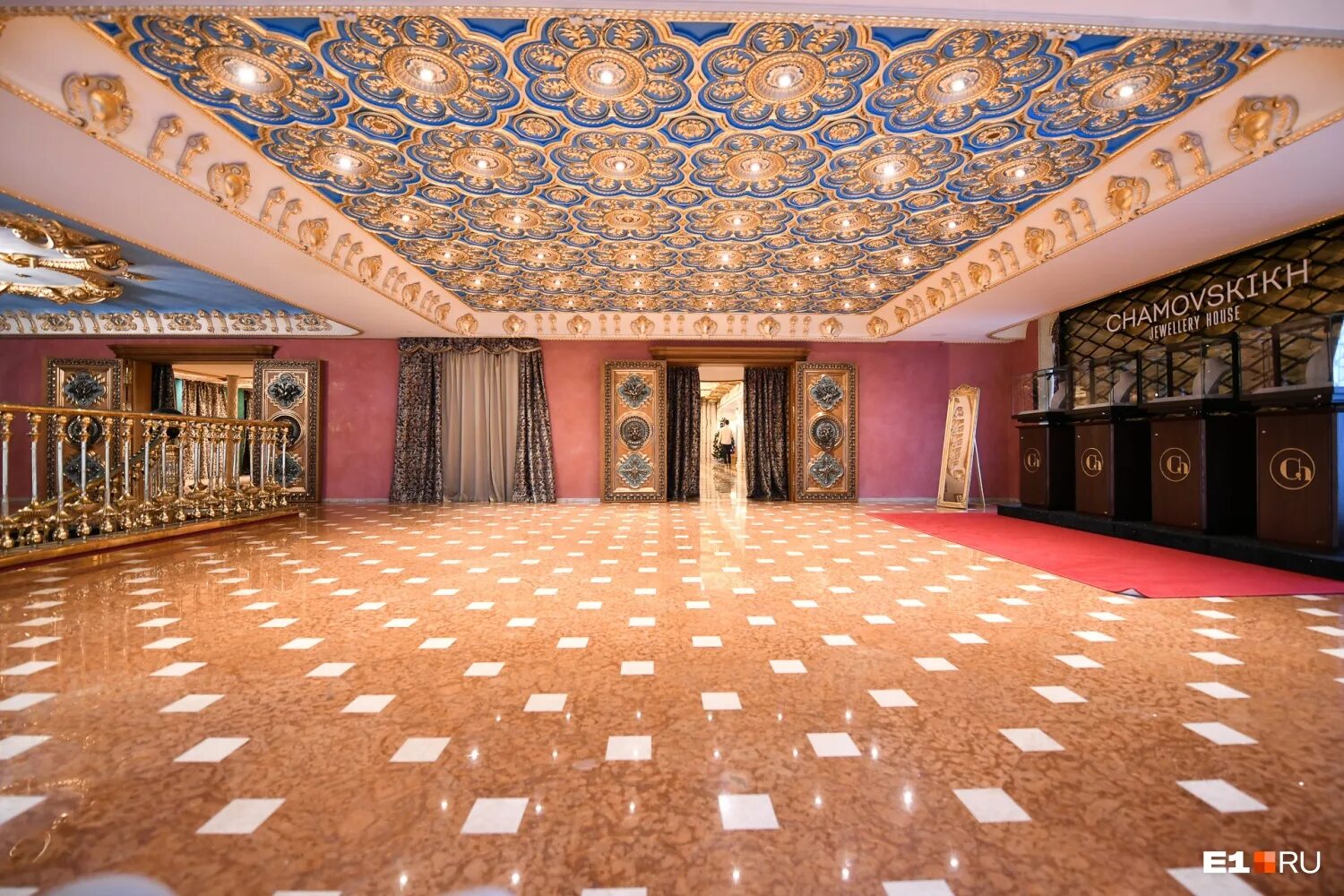 Театр ла фениче. Teatro veneziano ул. Ресторан teatro veneziano в екатеринбурге. Teatro veneziano ул. Театро венециано екатеринбург.