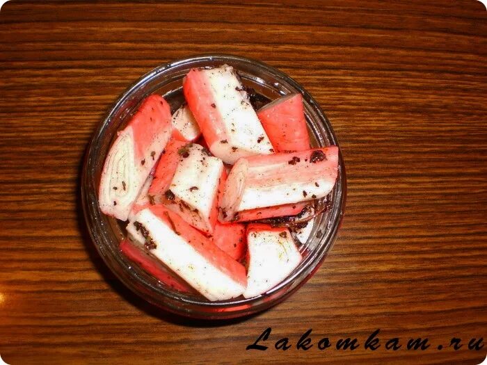 маринованные крабовые палочки. крабовые палочки по корейски. корейские крабовые палочки. маринованные крабовые палочки. мариновать крабовые палочки.