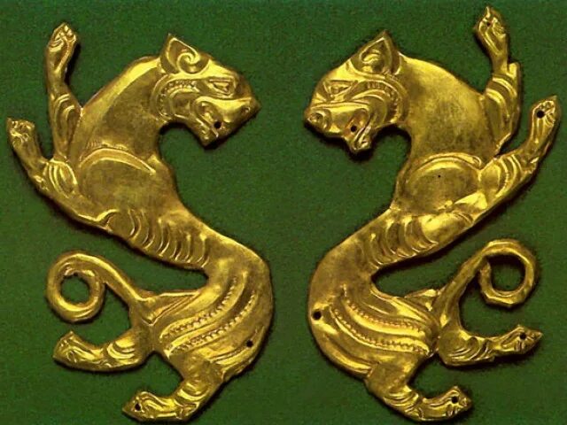 скифо-сибирский звериный стиль олень. золото скифов - золотая пантера. скифский звериный стиль грифон. звериный стиль сарматов. скифская триада звериный стиль.