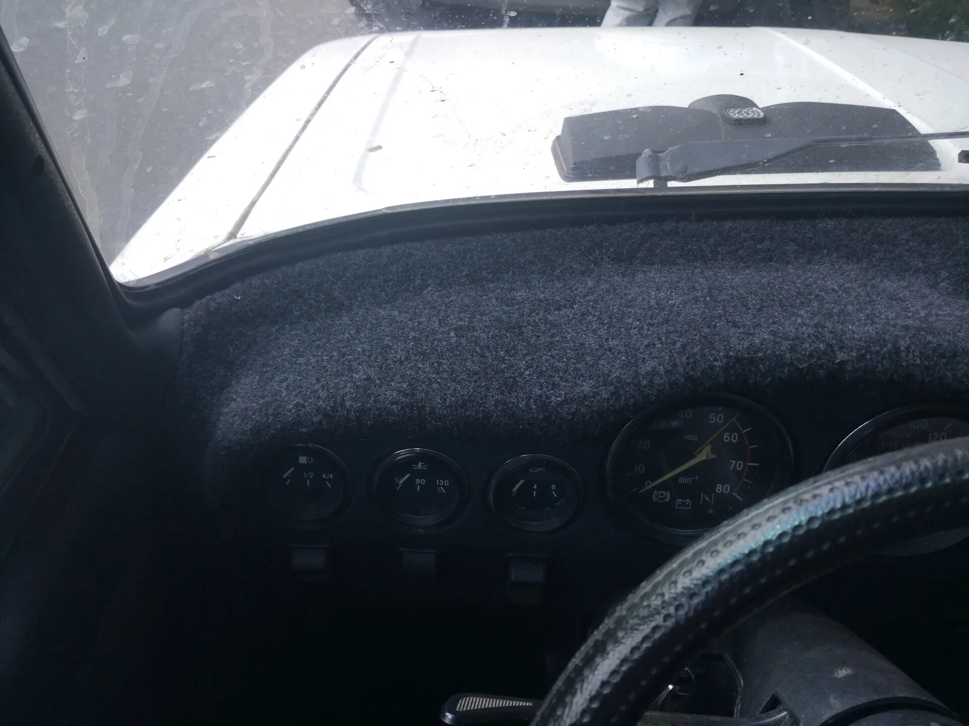 Панель карпетом. Торпеды из карпета 2106. Дверные карты ваз 2107 карпет. Панель карпетом. Карпет торпедо 2113.