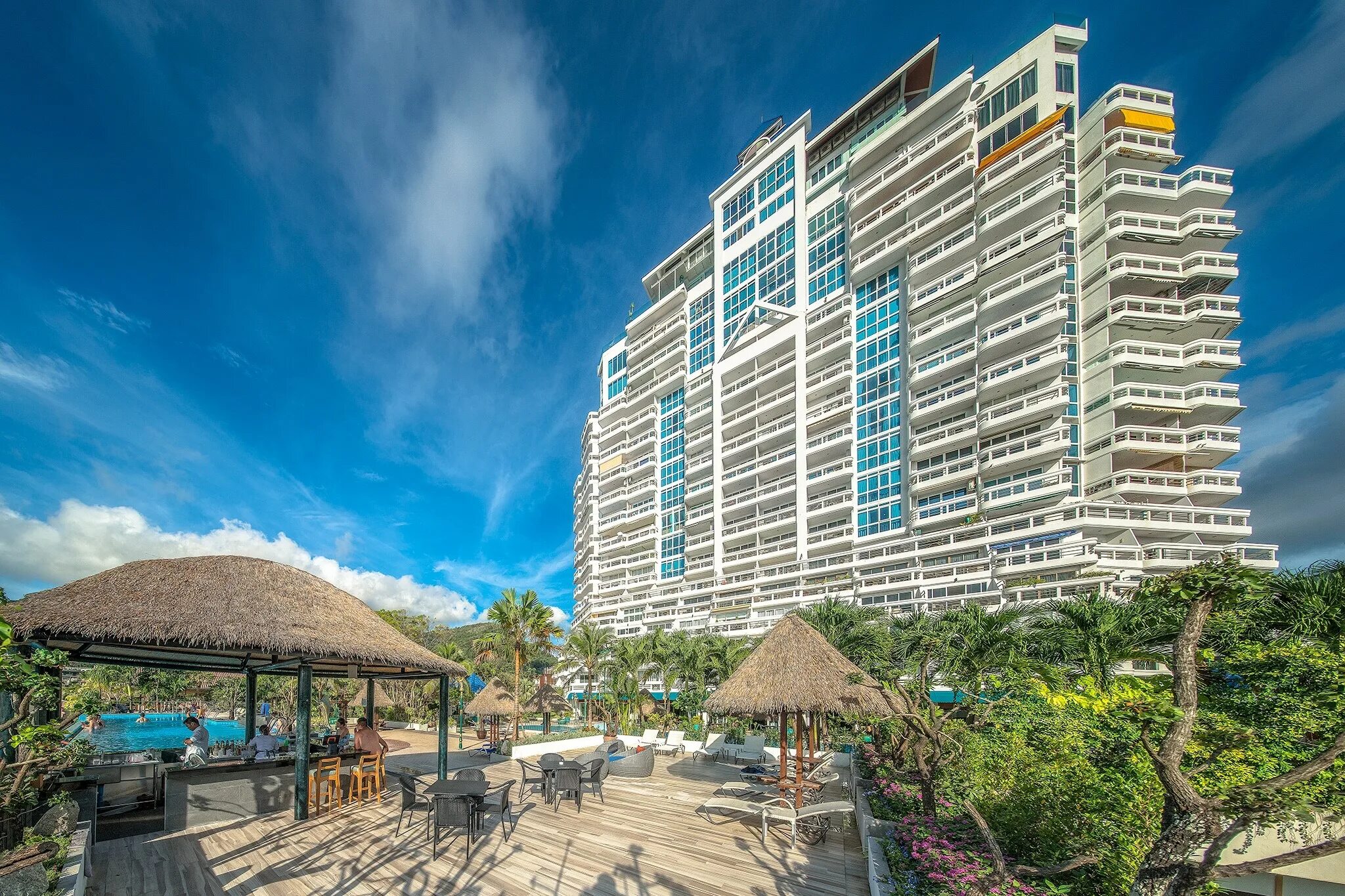 Andaman beach suites. Andaman Beach Suites 4*. Andaman Пхукет. Andaman Beach Hotel Phuket. Andaman Beach Suites Hotel 4 * Пхукет (Патонг).