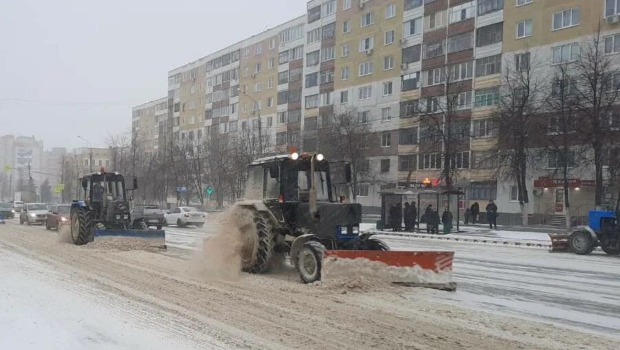 Ну и погода саранск. Погода в саранске. снег в мордовии на дорогах. снегопады мордовия 12 февраля 2025 года. погода на сегодня саранск мордовия.