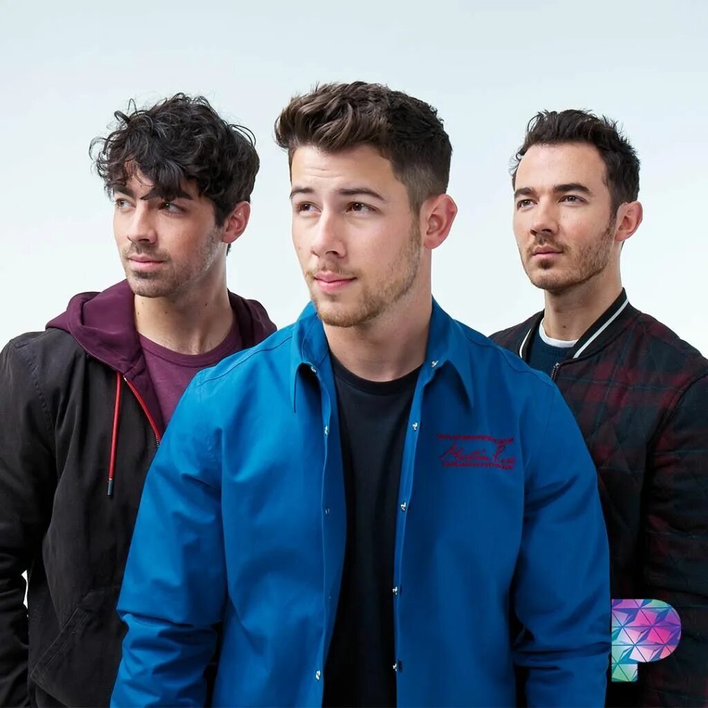 Sucker jonas brothers. Джонас Брозерс. Jonas brothers три брата. Группа братья Джонас. Братья Джонсоны Певцы.