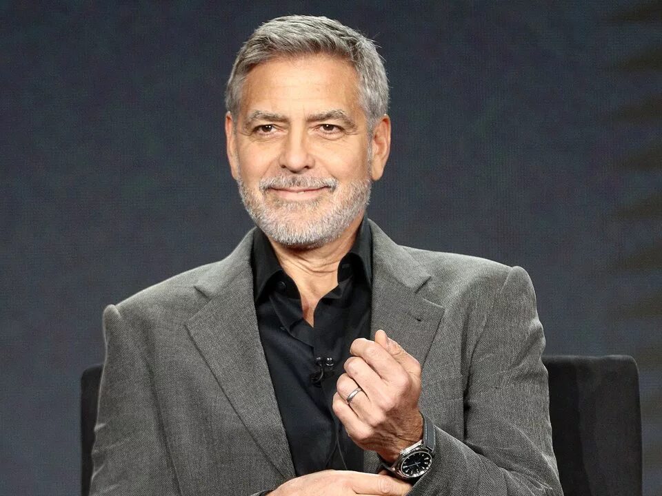 Седой мужчина песни. Джордж Клуни. Джордж Клуни седой. Джордж Клуни с бородой. Джордж Клуни фото.