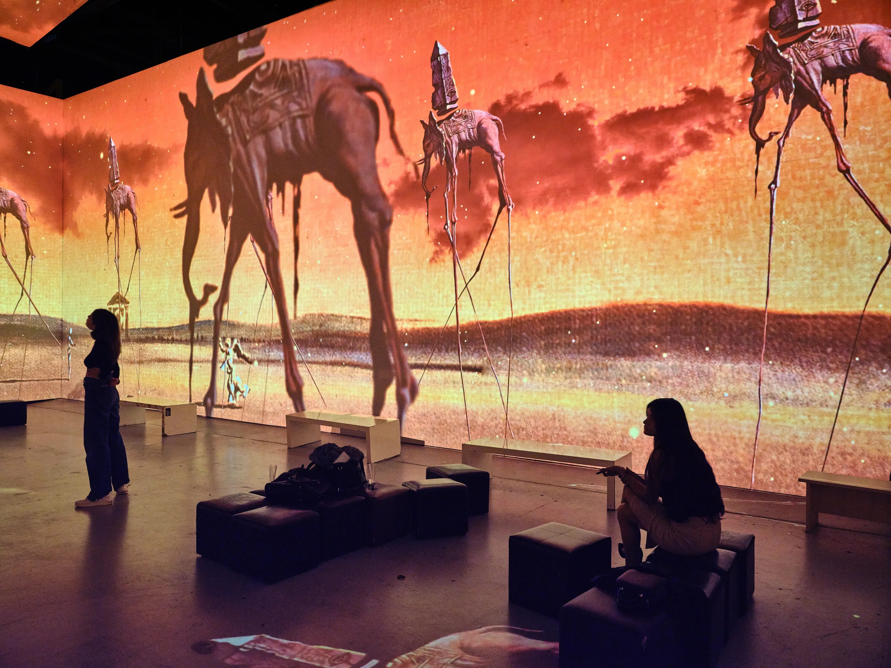 Музей фаберже выставка сальвадора. Сюрреализм ампурдана. Плакат афиша. Выставка дали в музее фаберже. Картины дали в хорошем качестве.