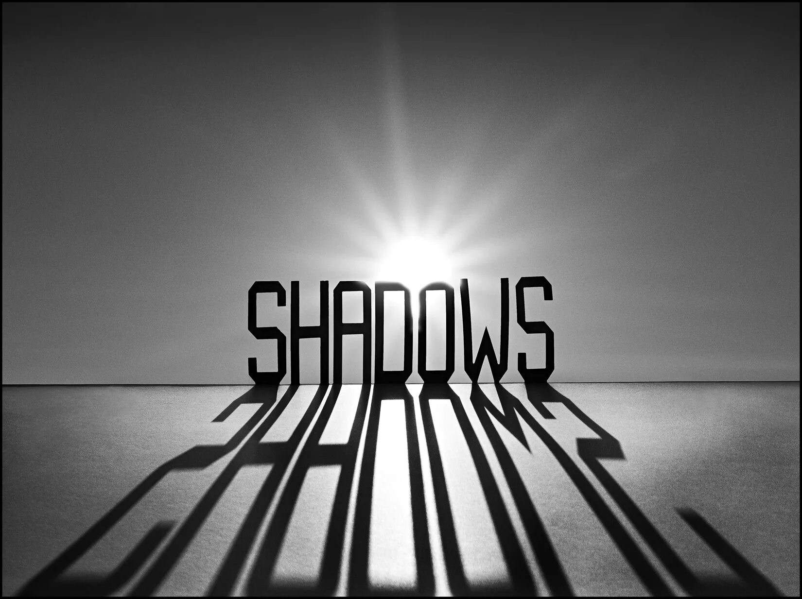 Shadow слово. Лого тень. Текст с тенью. Тень тень слова. Свет и тень текст