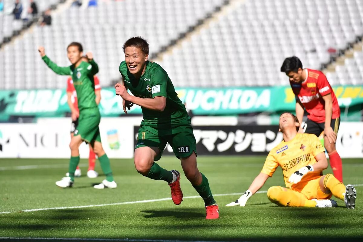 Кубок япония токио верди казацу зепа. Токио верди. Эмблема фк токио верди. Токио верди. Токио верди.