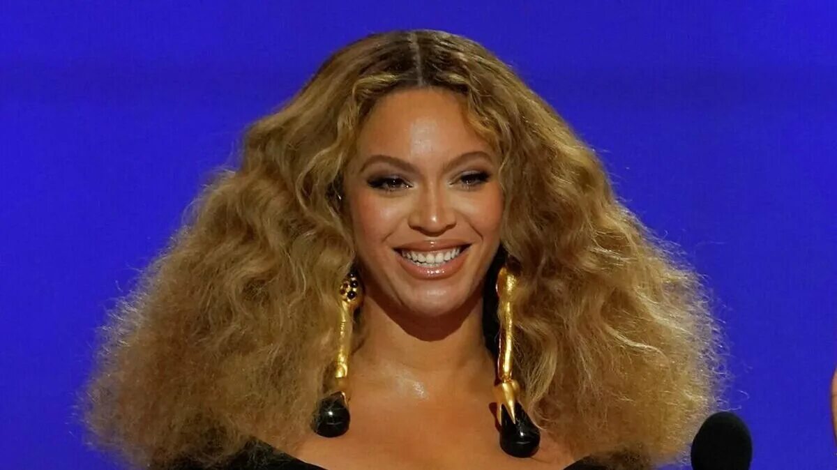 Бейонсе ноулз. Beyonce 1997. Бейонсе 2001. Бейонсе ноулз 2021. Бьенс сейчас.