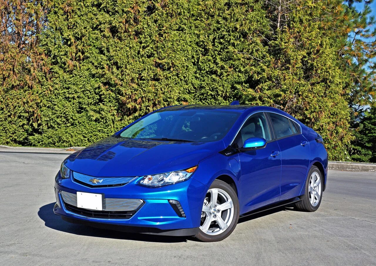 Volt 2017. Chevrolet Volt 2017. Chevrolet Volt 2022. Chevrolet Volt 3. Шевроле вольт 2017 lt.