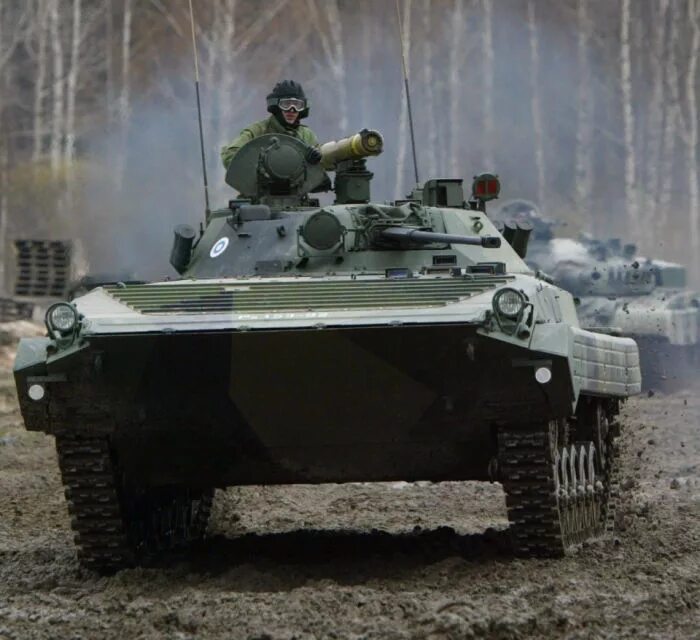 бмп 1 и бмп 2. бмп 2 в лесу. едет бмп. бмп 2 в армии. бмп-2 в финской армии.