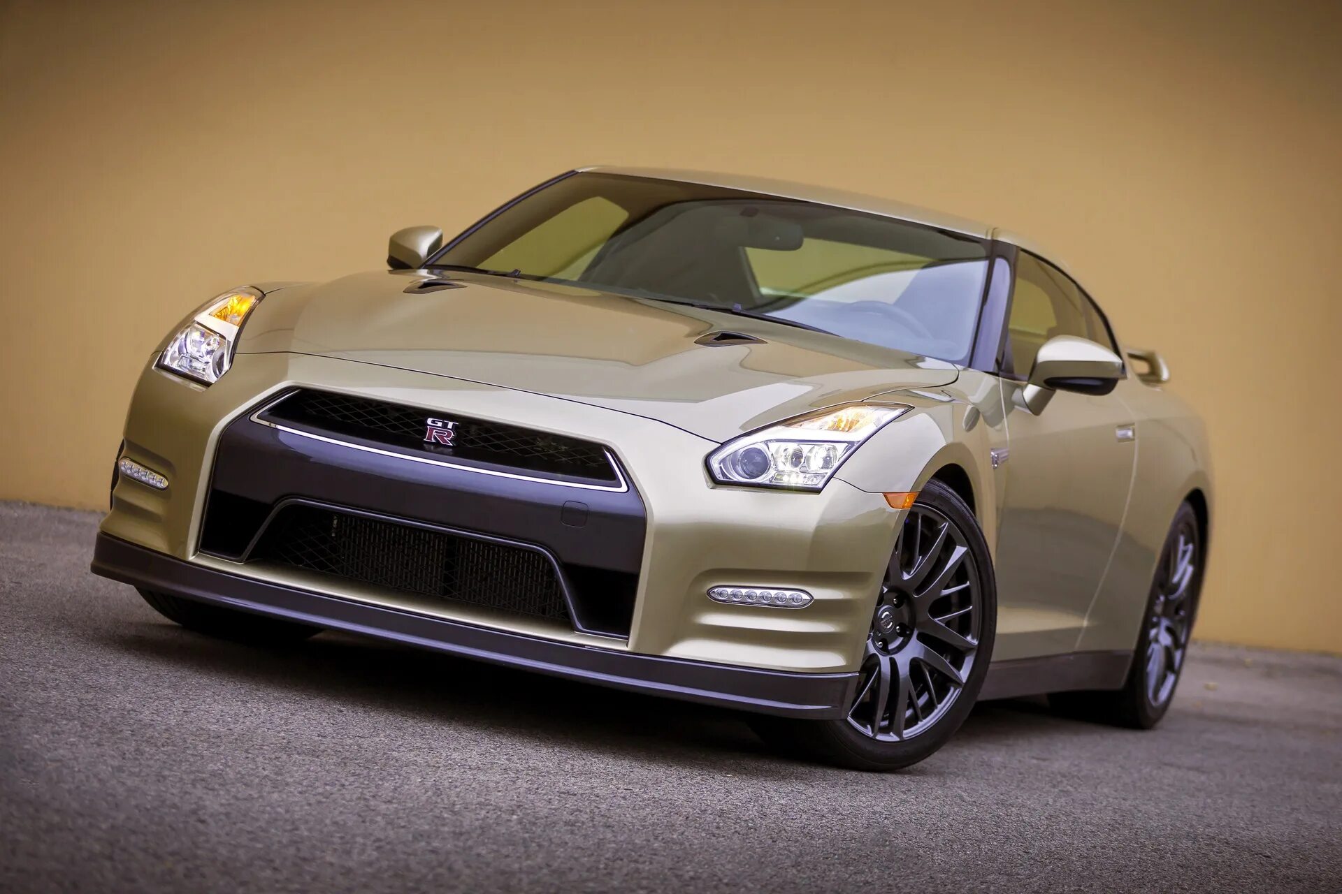 Nissan gt-r 2016. Nissan GTR r35 2016. Nissan GTR r35 Gold. Ниссан ГТР 45. Красивые з т