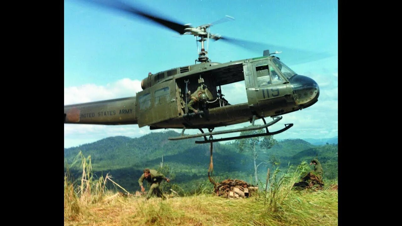 Uh 1 вьетнам. Uh-1 хьюи вьетнам. хьюи вертолет вьетнам. uh-1 iroquois во вьетнаме. bell uh-1c.