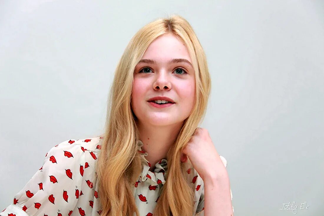 Ella fanning 2024. Эль фаннинг hot. Эль фаннинг. Elle fanning. Фаннинг эль фаннинг.