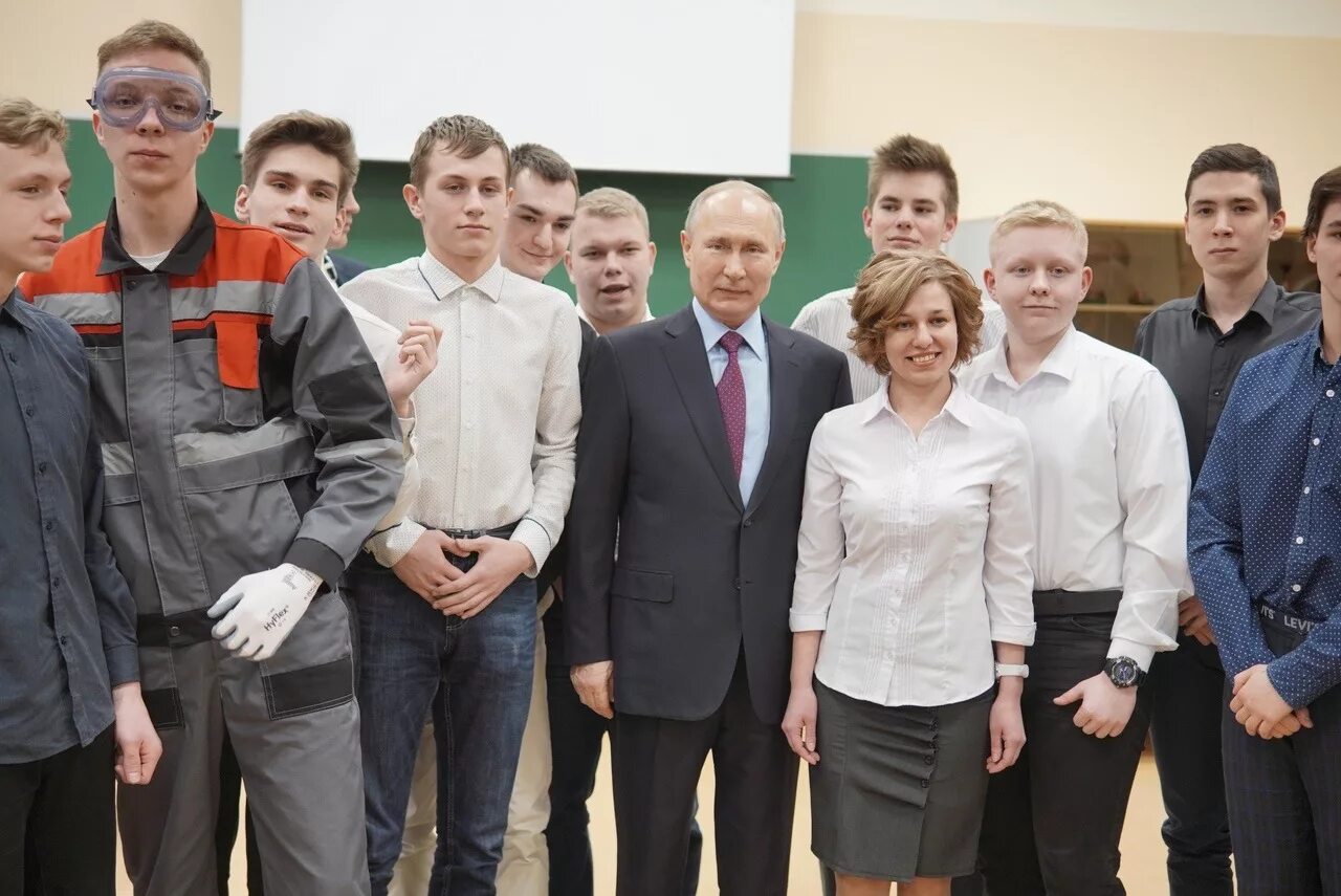 Лесомеханический колледж череповец. П. Российский государственный университет туризма и сервиса логотип. Куда поступить череповец. Куда поступить череповец.