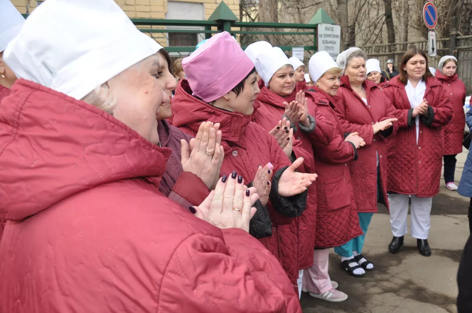 Заболевшие сегодня спб. Больница Долгоруково Липецкая область. Старая больница в Добринке Липецкой области. Липецкая областная психоневрологическая больница. Коронавирус в Липецке.