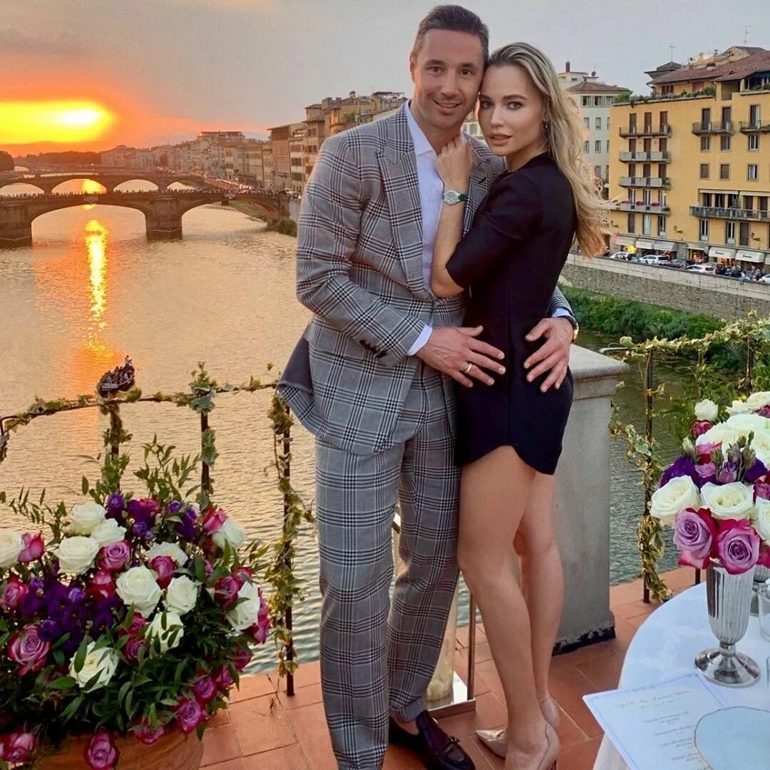 ковальчук илья жена николь. ковальчук семейное положение. илья ковальчук фото с семьей. ковальчук семейное положение. ).