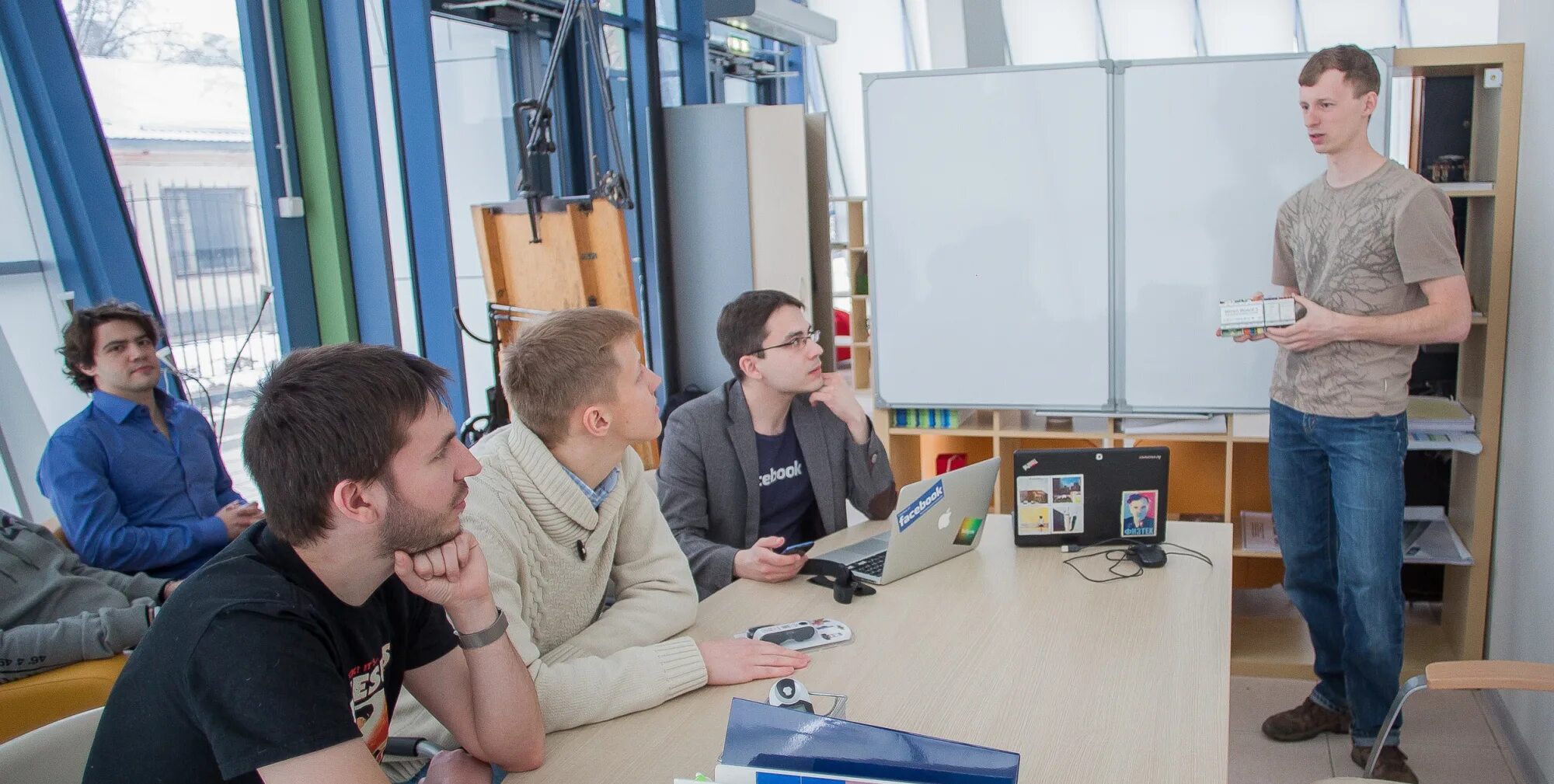 Целевое обучение мфти. Мфти целевое обучение. Мфти прикладная информатика. Мфти сотрудники фото. Студенты в аудитории.