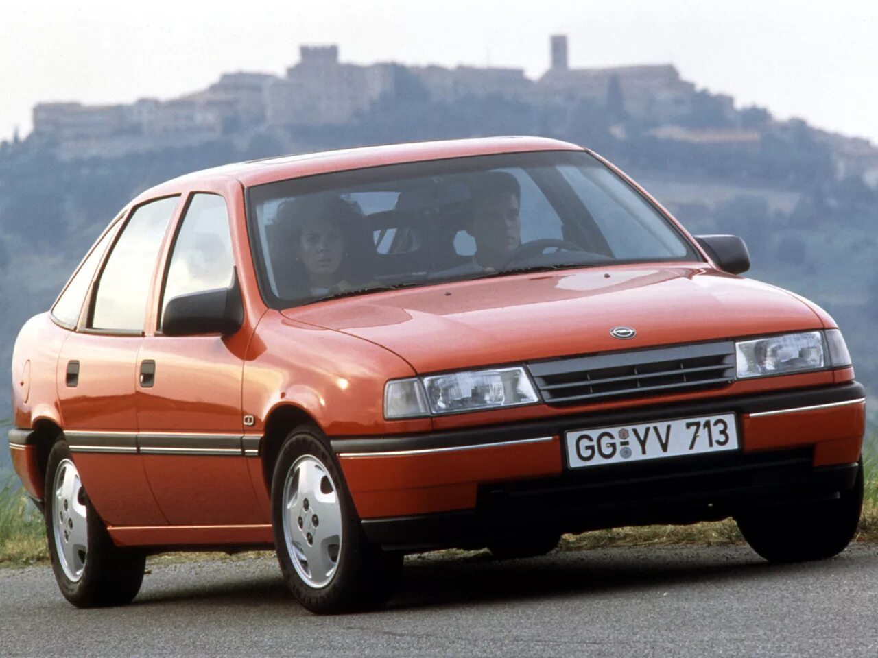 Opel первый. Opel Vectra. Opel Vectra 1. Opel Vectra 1988. Опель Вектра 1 поколение.