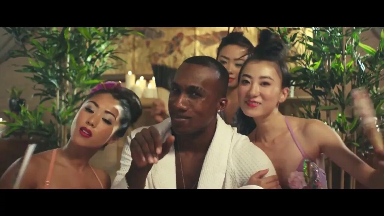 Real happy ending. Hopsin be11a Ciao. Хэппи эндинг видео.