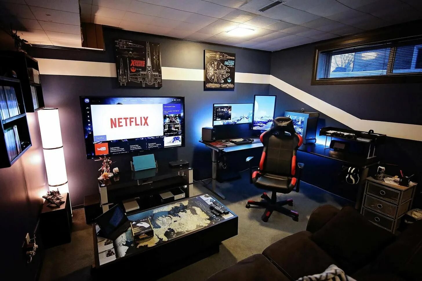 Стрим кабинет. Игровая комната геймера. Игровая комната геймерская. Компьютерная комната. Компьютерные комнаты для геймеров.