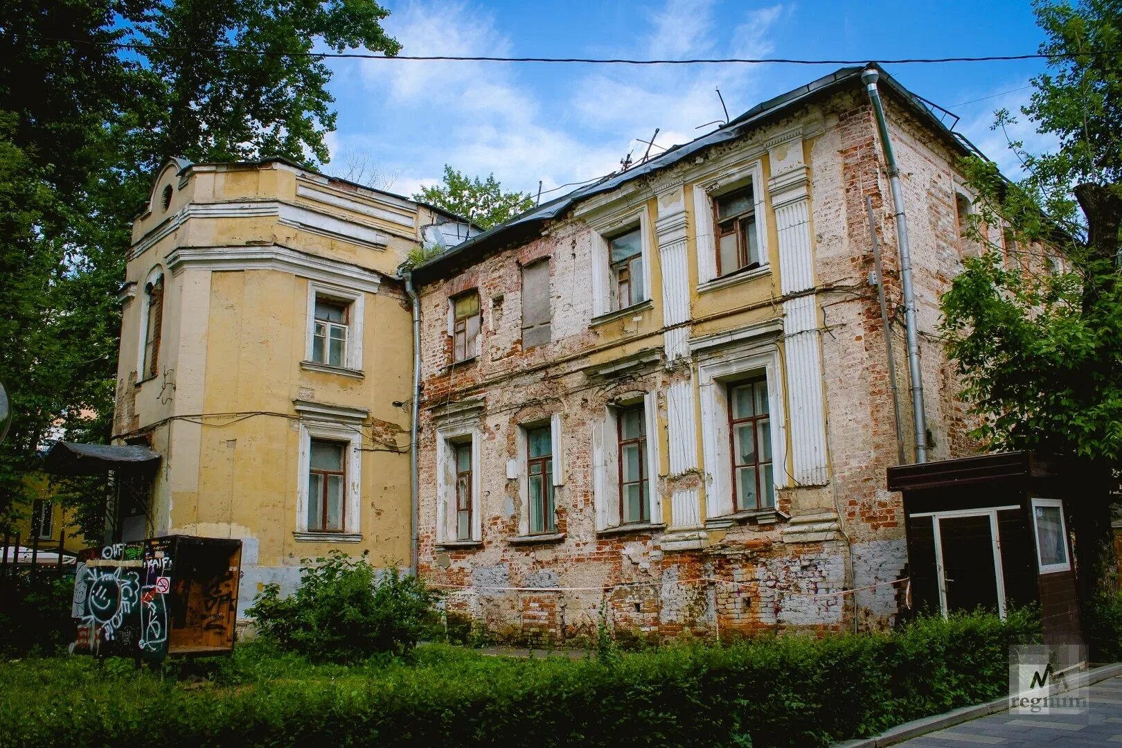 Усадьба голицына москва. Палаты Голицыных Кривоколенный переулок 10. Усадьба Голицына Кривоколенный переулок. Главный дом усадьбы Голицыных в Кривоколенном переулке. Усадьба Голицыных Кривоколенный переулок внутри.