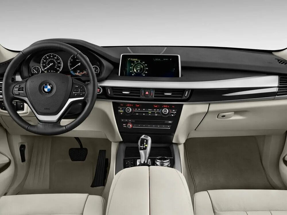 Bang olufsen в машине. Bmw x5 e70 2010. Bmw x5 динамика. Bmw x6 e71 салон. Bmw x5 e70 белый салон.