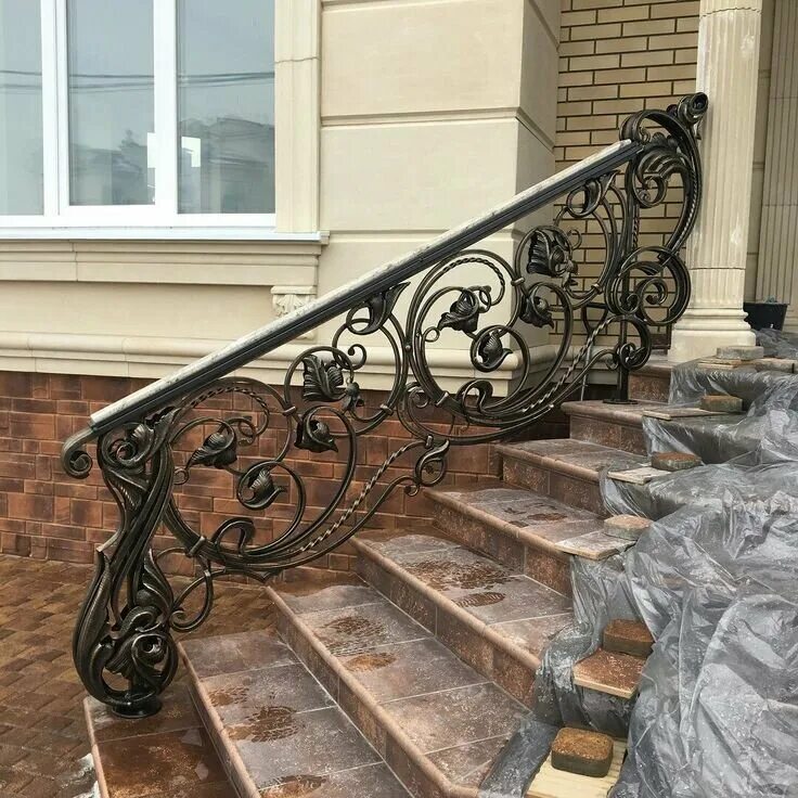 перила для лестницы на улице. перила для наружной лестницы. темир perila. перила для наружной лестницы. перила металлические для крыльца.